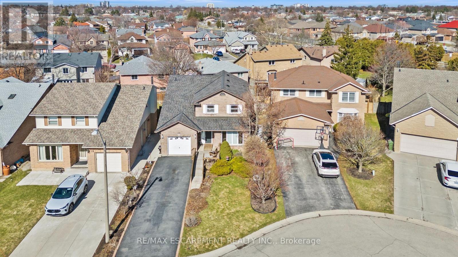 23 Ricardo Court, Hamilton, ON - Outdoor