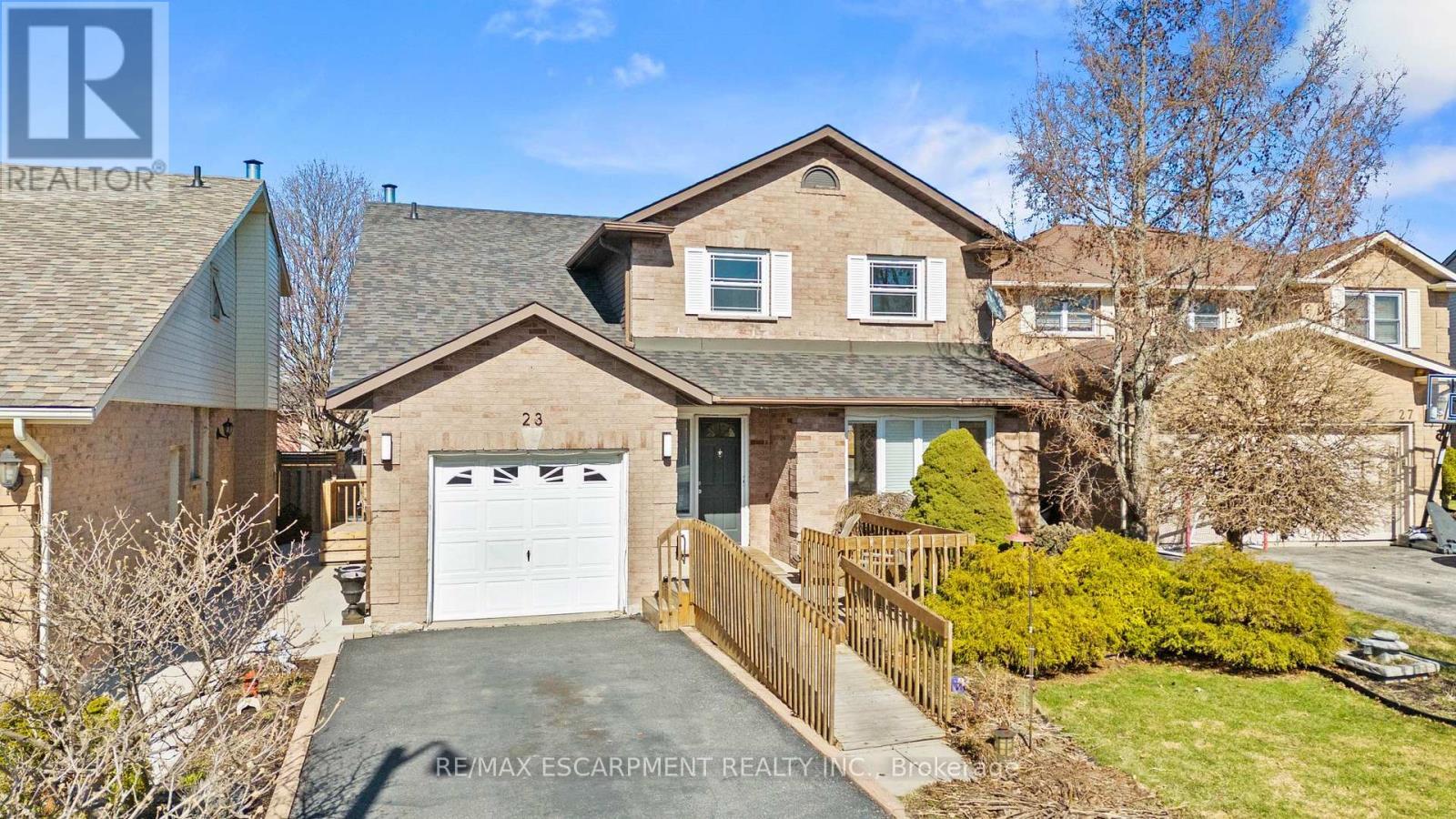 23 Ricardo Court, Hamilton, ON - Outdoor