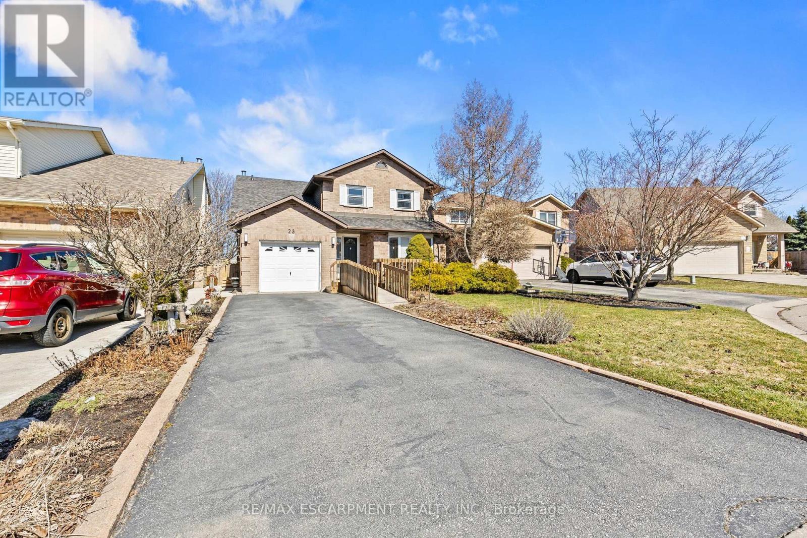 23 Ricardo Court, Hamilton, ON - Outdoor