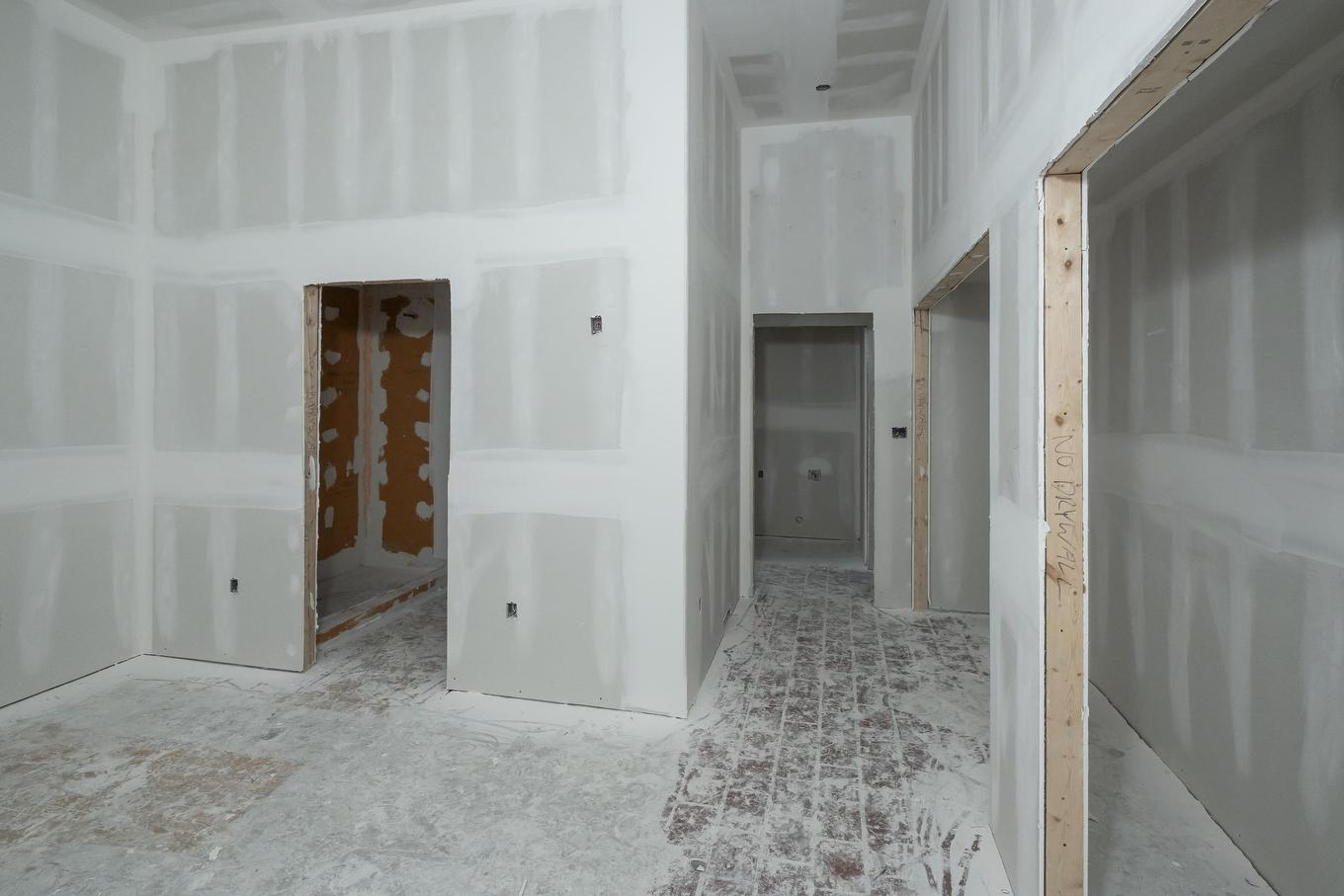 3201 96 High Street N, Thunder Bay, ON - Indoor Photo Showing Other Room