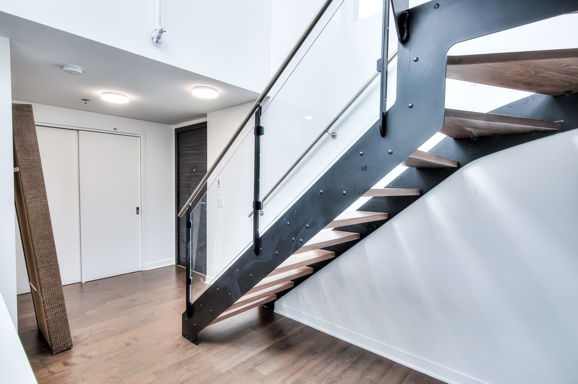 Escalier - 604-5227 Boul. Décarie, Montréal (Côte-Des-Neiges/Notre-Dame-De-Grâce), QC - Indoor Photo Showing Other Room