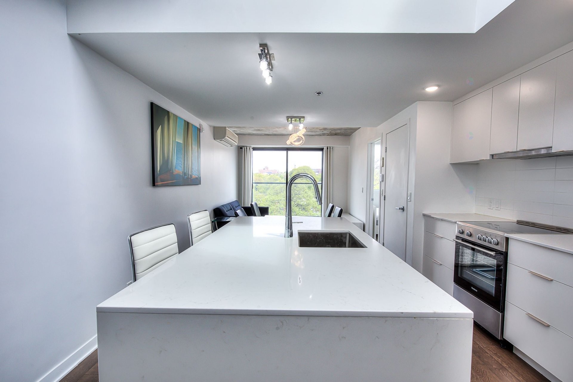 Cuisine - 604-5227 Boul. Décarie, Montréal (Côte-Des-Neiges/Notre-Dame-De-Grâce), QC - Indoor Photo Showing Kitchen