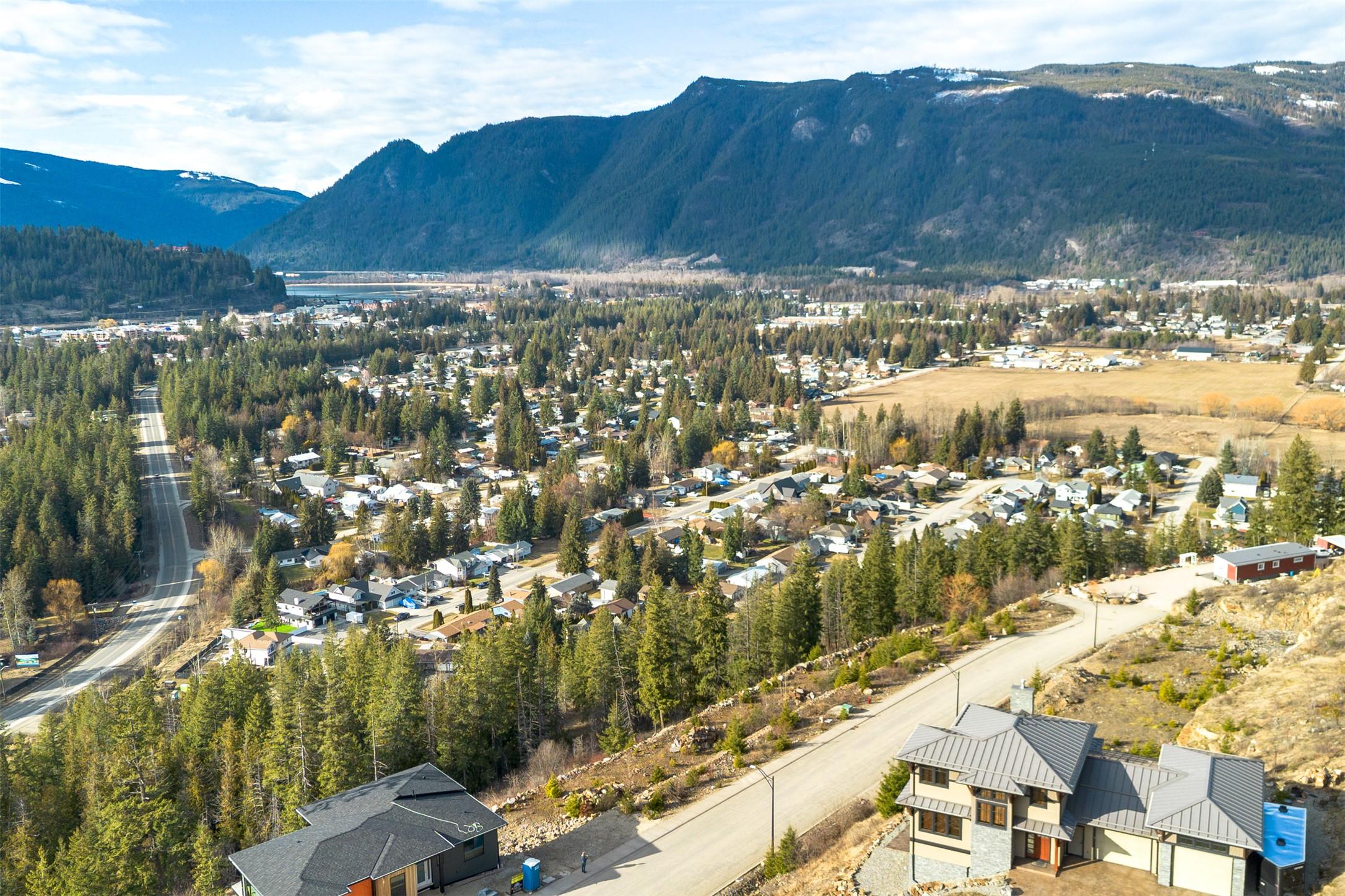 275 Bayview Drive, Sicamous, BC - Outdoor With Body Of Water With View