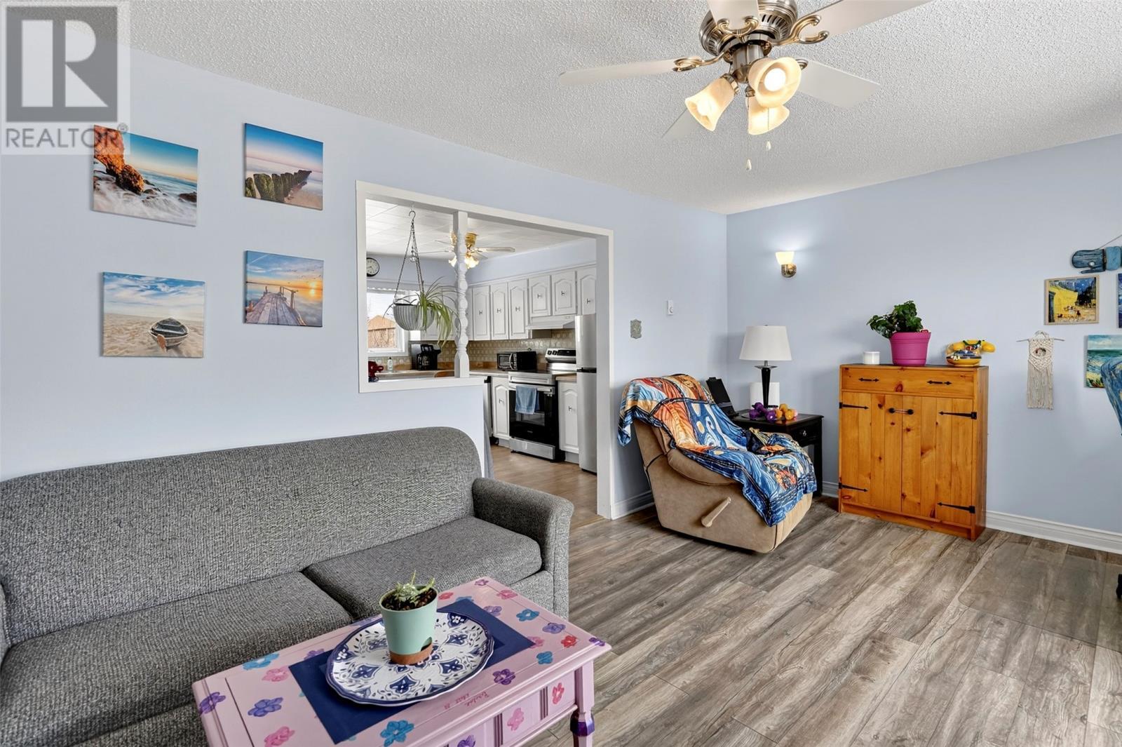 48 Harbour Buffett Road, Arnold'S Cove, NL - Indoor Photo Showing Living Room