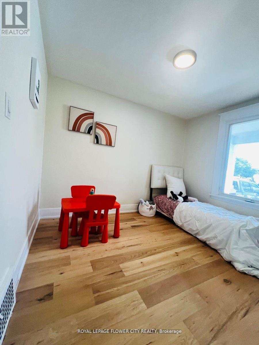 346 Wharncliffe Road, London South, ON - Indoor Photo Showing Bedroom