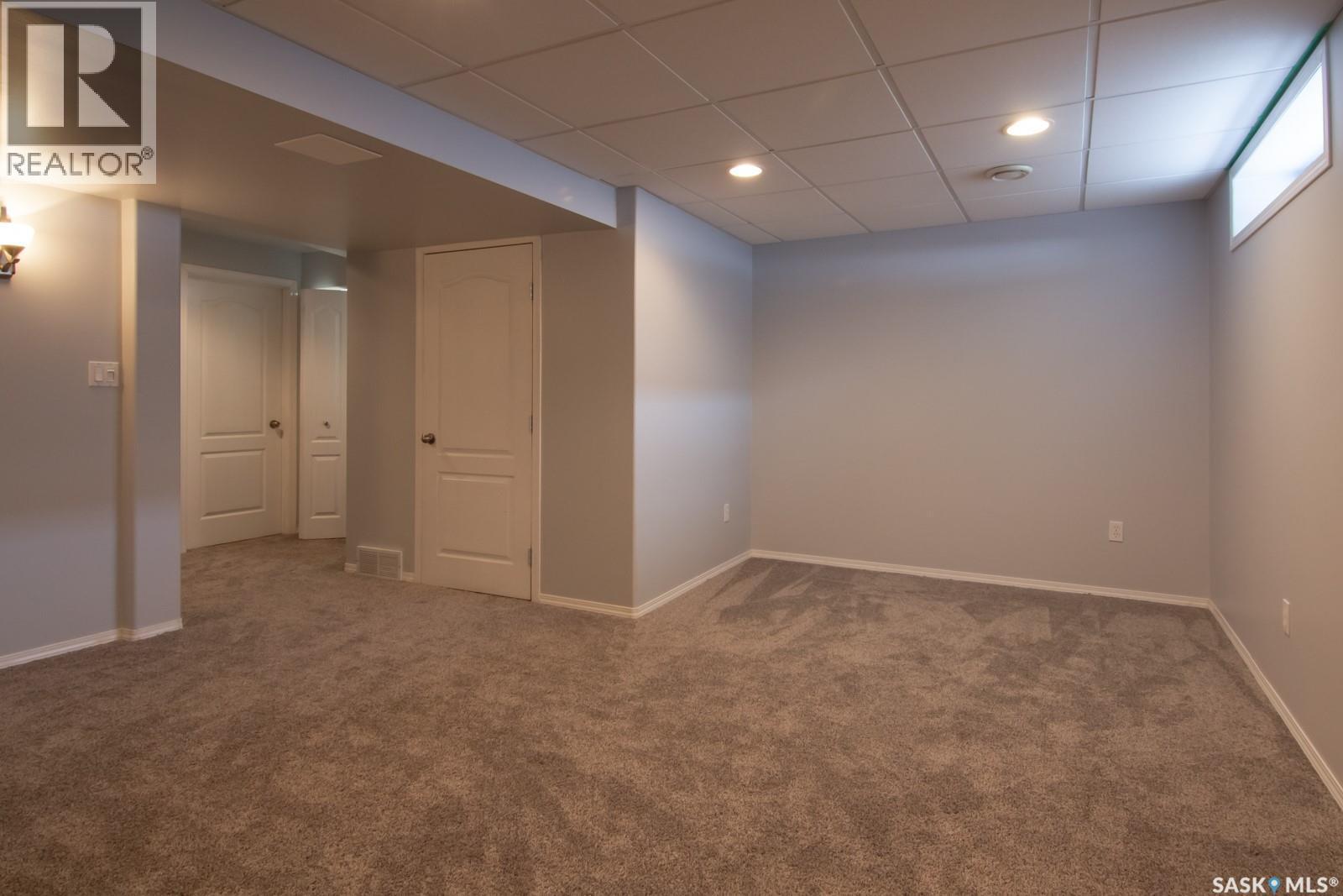 139 405 Bayfield Crescent, Saskatoon, SK - Indoor