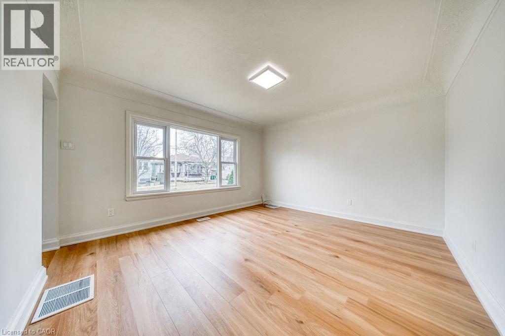 22 David Avenue, Hamilton, ON - Indoor Photo Showing Other Room