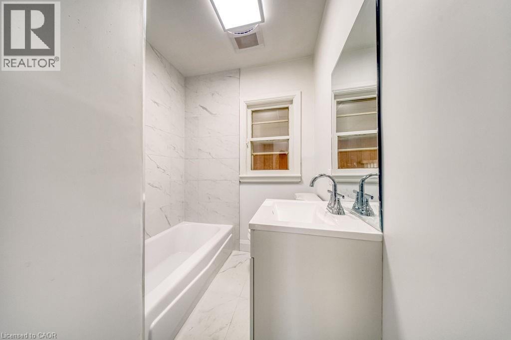 22 David Avenue, Hamilton, ON - Indoor Photo Showing Laundry Room