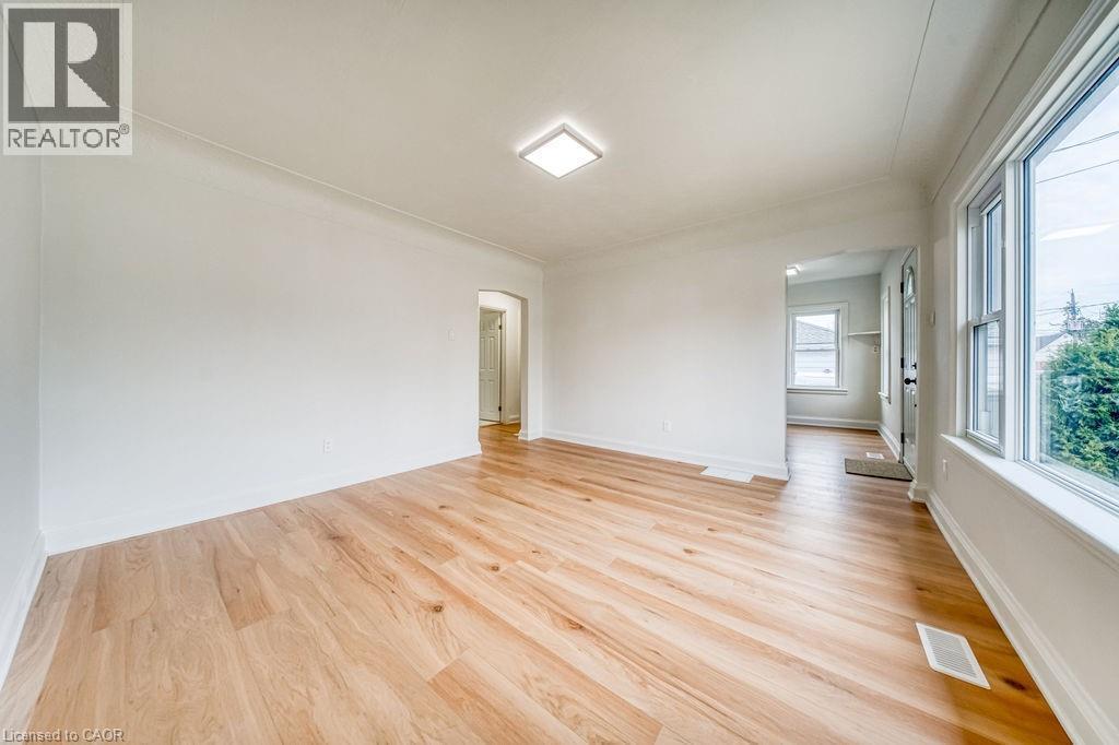 22 David Avenue, Hamilton, ON - Indoor Photo Showing Other Room