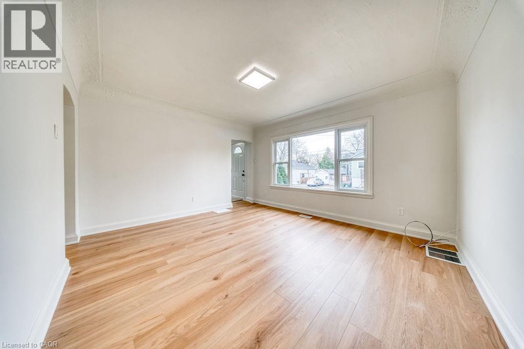 22 David Avenue, Hamilton, ON - Indoor Photo Showing Other Room