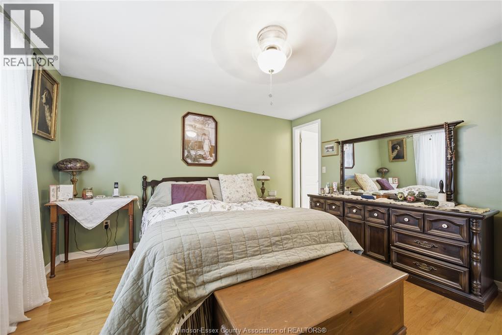 10682 Keating Crescent, Windsor, ON - Indoor Photo Showing Bedroom