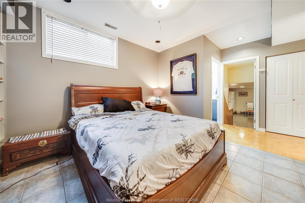10682 Keating Crescent, Windsor, ON - Indoor Photo Showing Bedroom