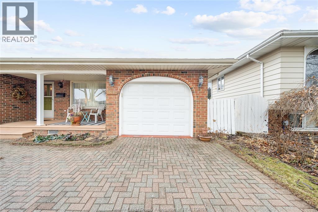 10682 Keating Crescent, Windsor, ON - Outdoor