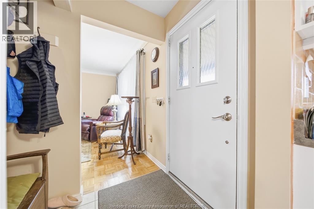 10682 Keating Crescent, Windsor, ON - Indoor Photo Showing Other Room