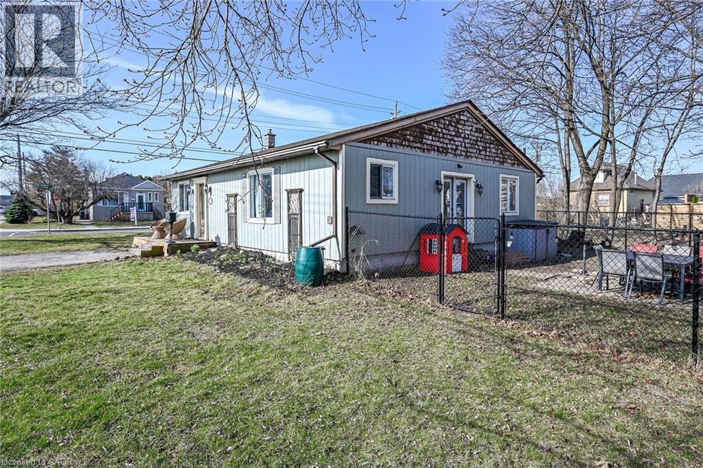 View of home's exterior - 703 Dunn Avenue, Hamilton, ON - Outdoor