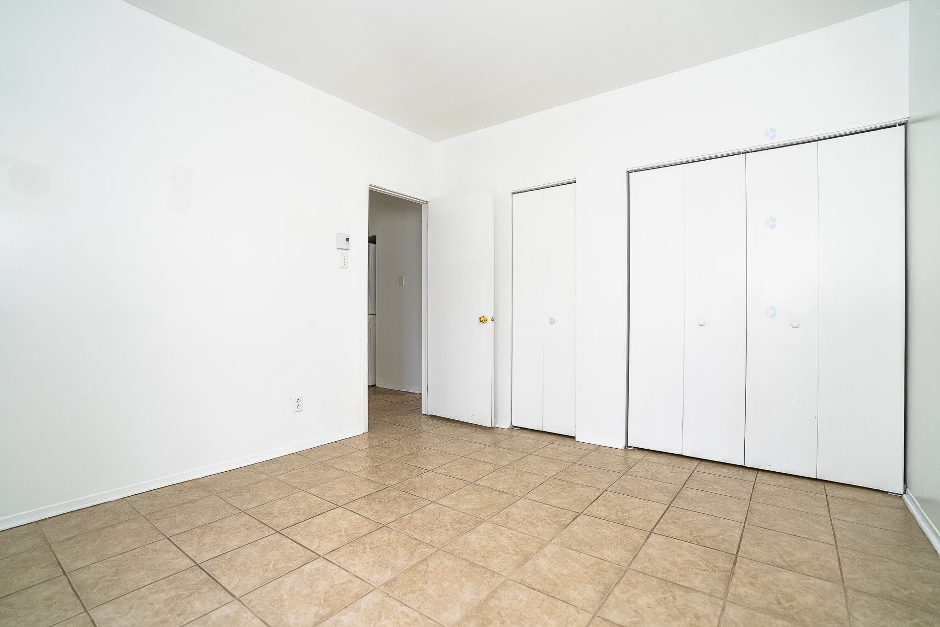 Chambre à coucher - 1-1319 Rue Ste-Catherine E., Montréal (Ville-Marie), QC - Indoor Photo Showing Other Room