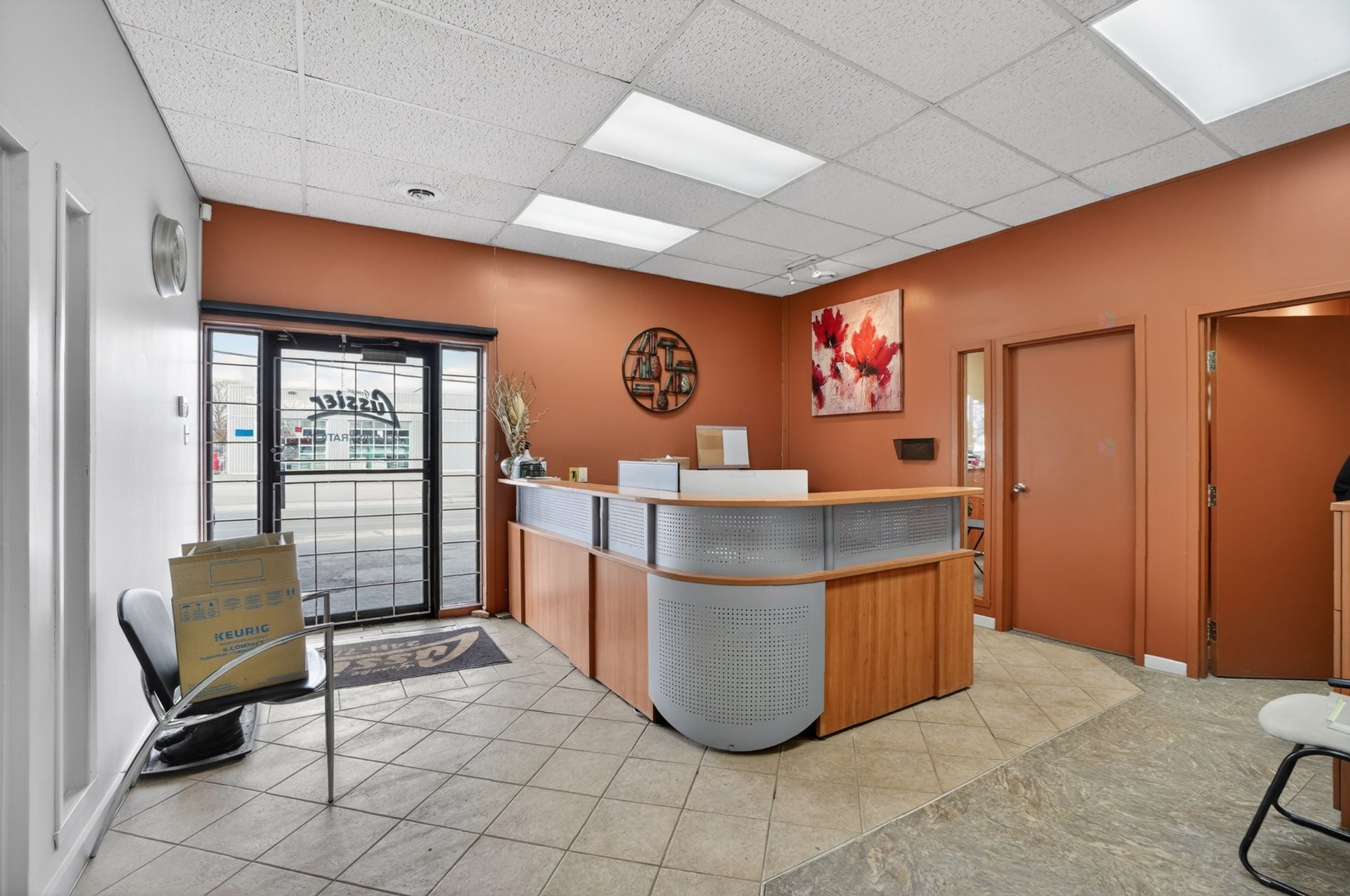 Commerce - 975 - 979 Rue St-Isidore, Saint-Lin/Laurentides, QC - Indoor