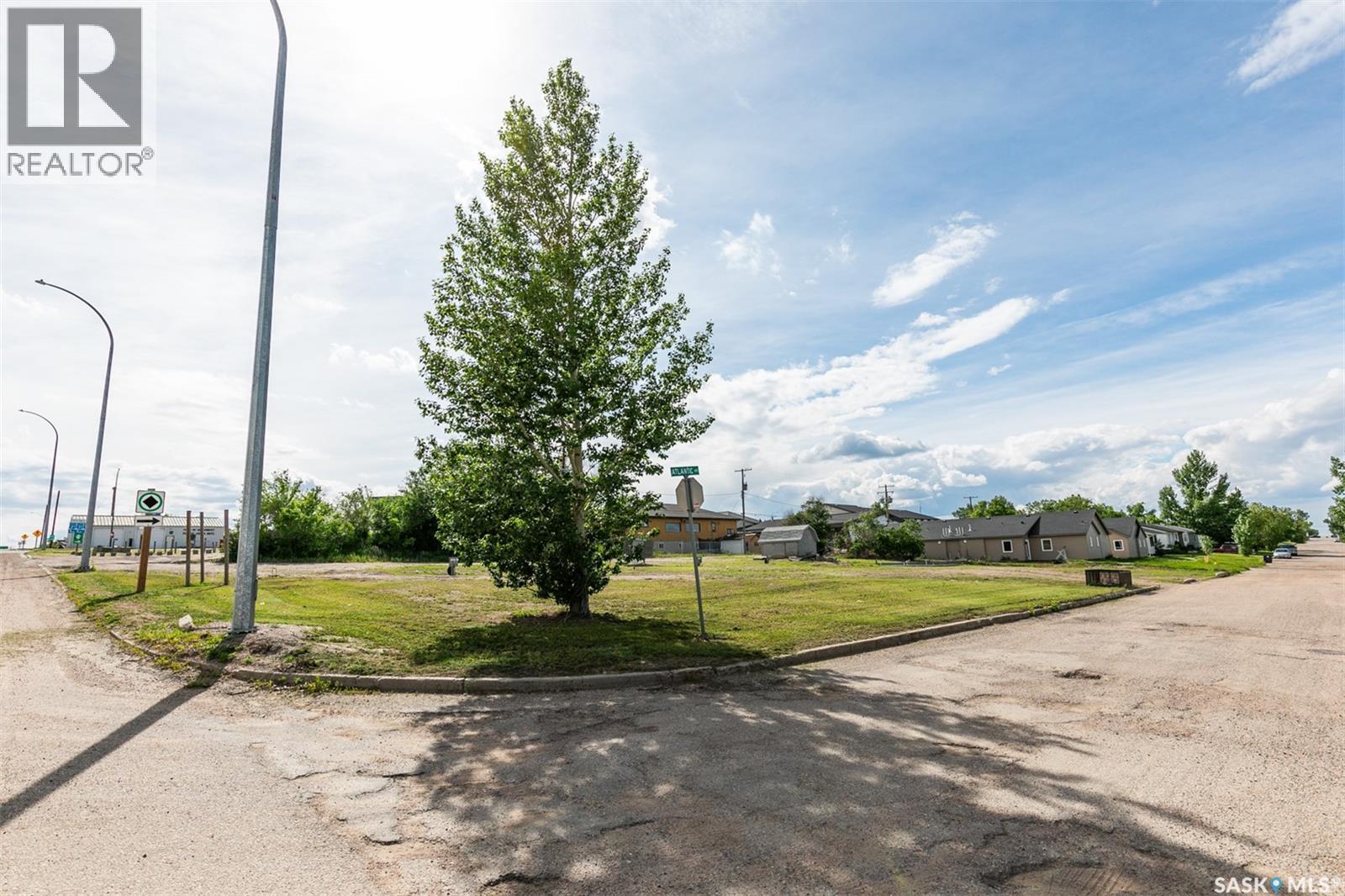33 & 43 Atlantic Avenue, Kerrobert, SK