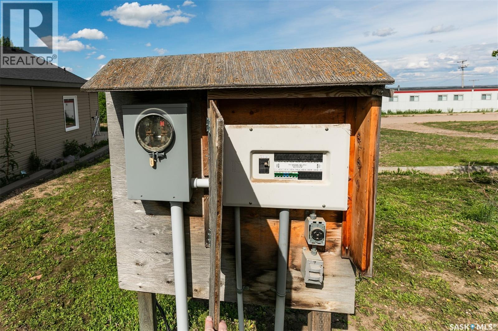 33 & 43 Atlantic Avenue, Kerrobert, SK
