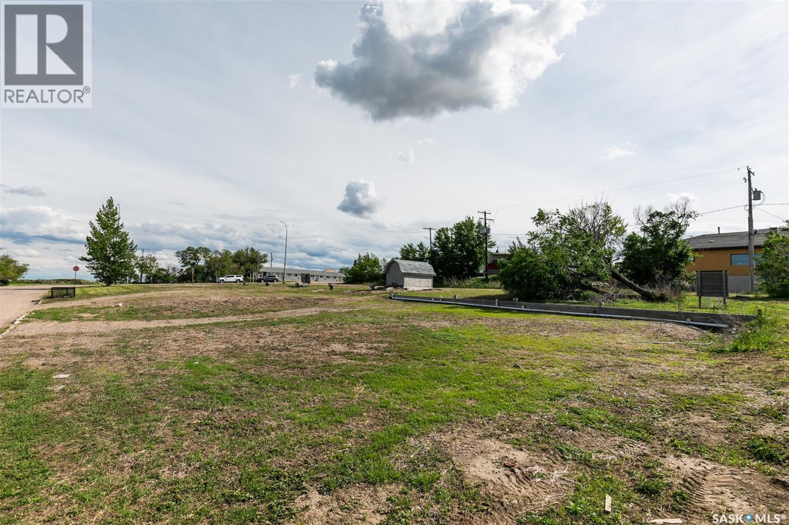 33 & 43 Atlantic Avenue, Kerrobert, SK