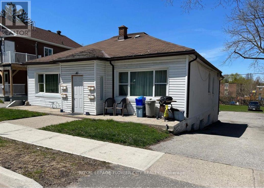 40 Penetang Street, Barrie, ON - Outdoor