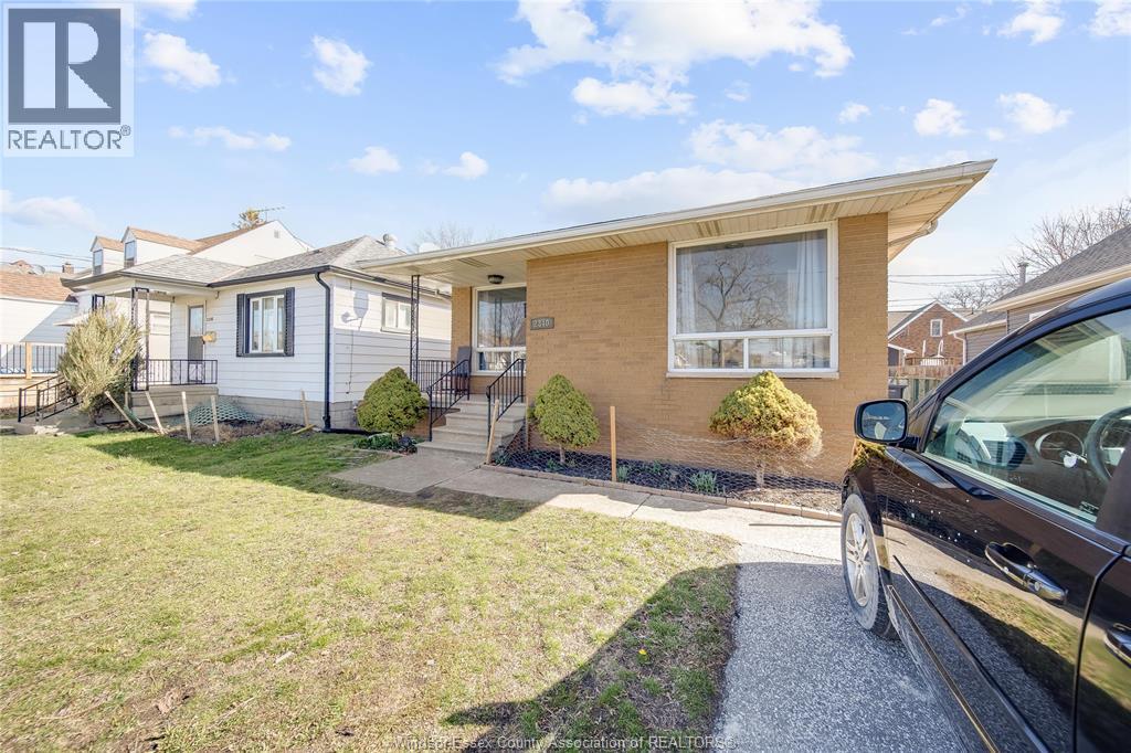 2340 George Avenue, Windsor, ON - Outdoor