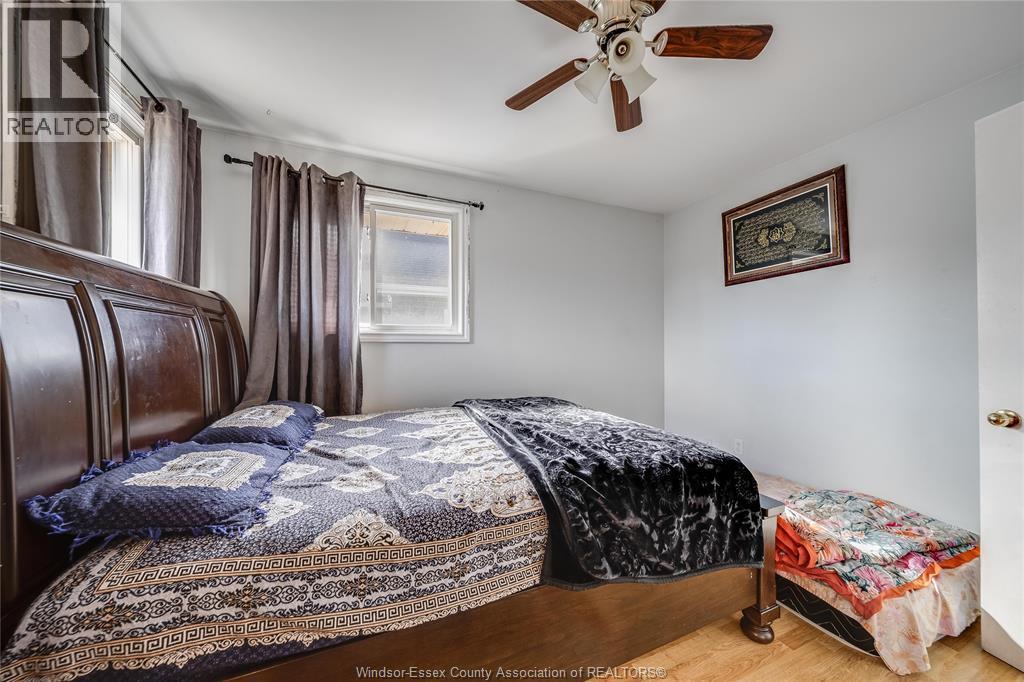 2340 George Avenue, Windsor, ON - Indoor Photo Showing Bedroom