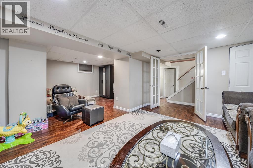 2340 George Avenue, Windsor, ON - Indoor