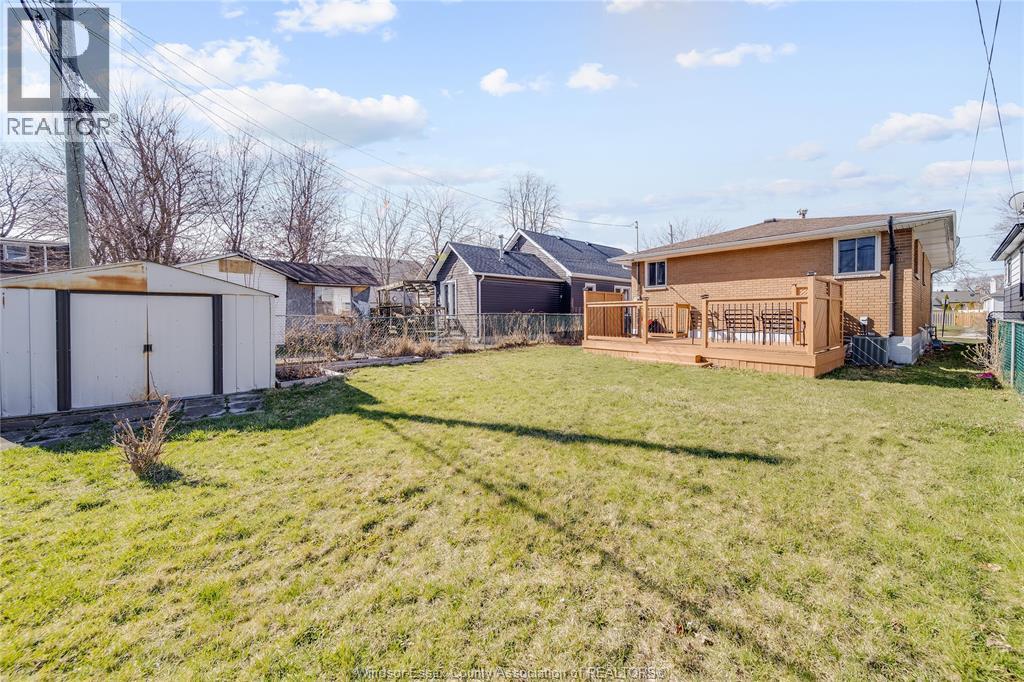 2340 George Avenue, Windsor, ON - Outdoor