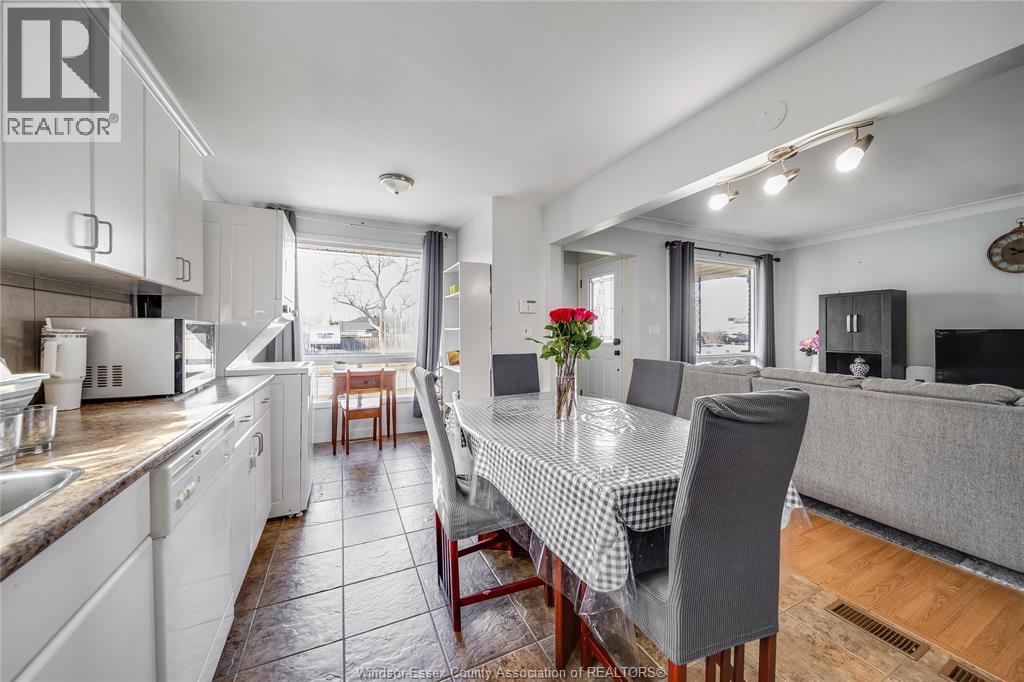 2340 George Avenue, Windsor, ON - Indoor