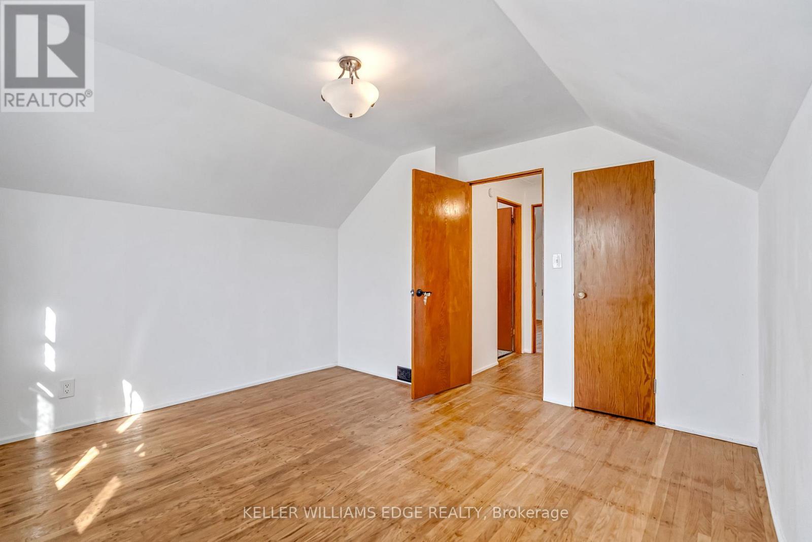 23 Clifford Street, Hamilton, ON - Indoor Photo Showing Other Room
