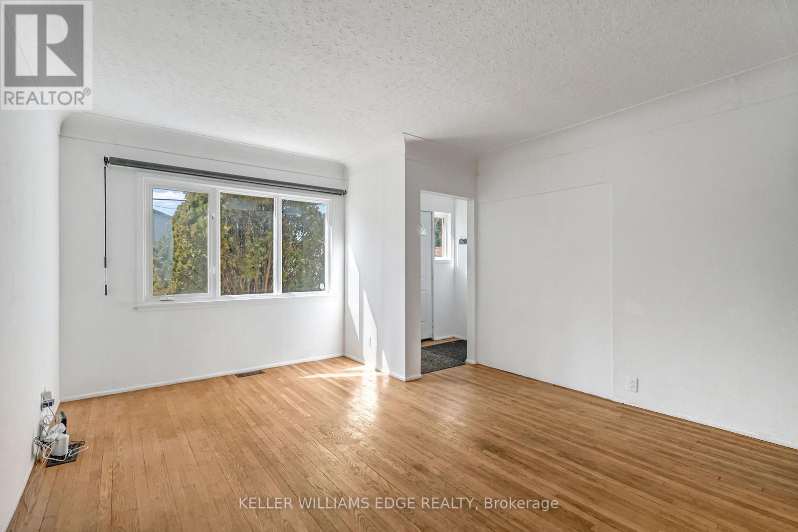 23 Clifford Street, Hamilton, ON - Indoor Photo Showing Other Room