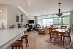 305-3529 Dolphin Dr Nanoose Bay, BC V9P 9J7