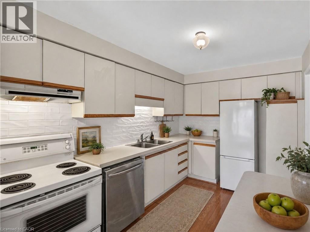 86 Rita Avenue, Hamilton, ON - Indoor Photo Showing Kitchen With Double Sink