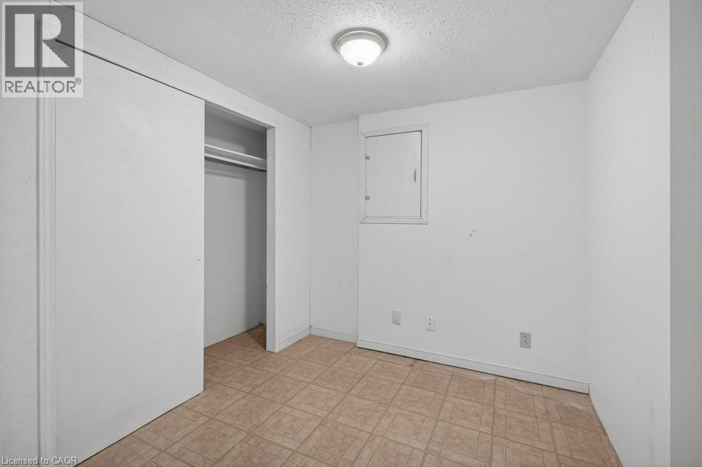 86 Rita Avenue, Hamilton, ON - Indoor Photo Showing Other Room