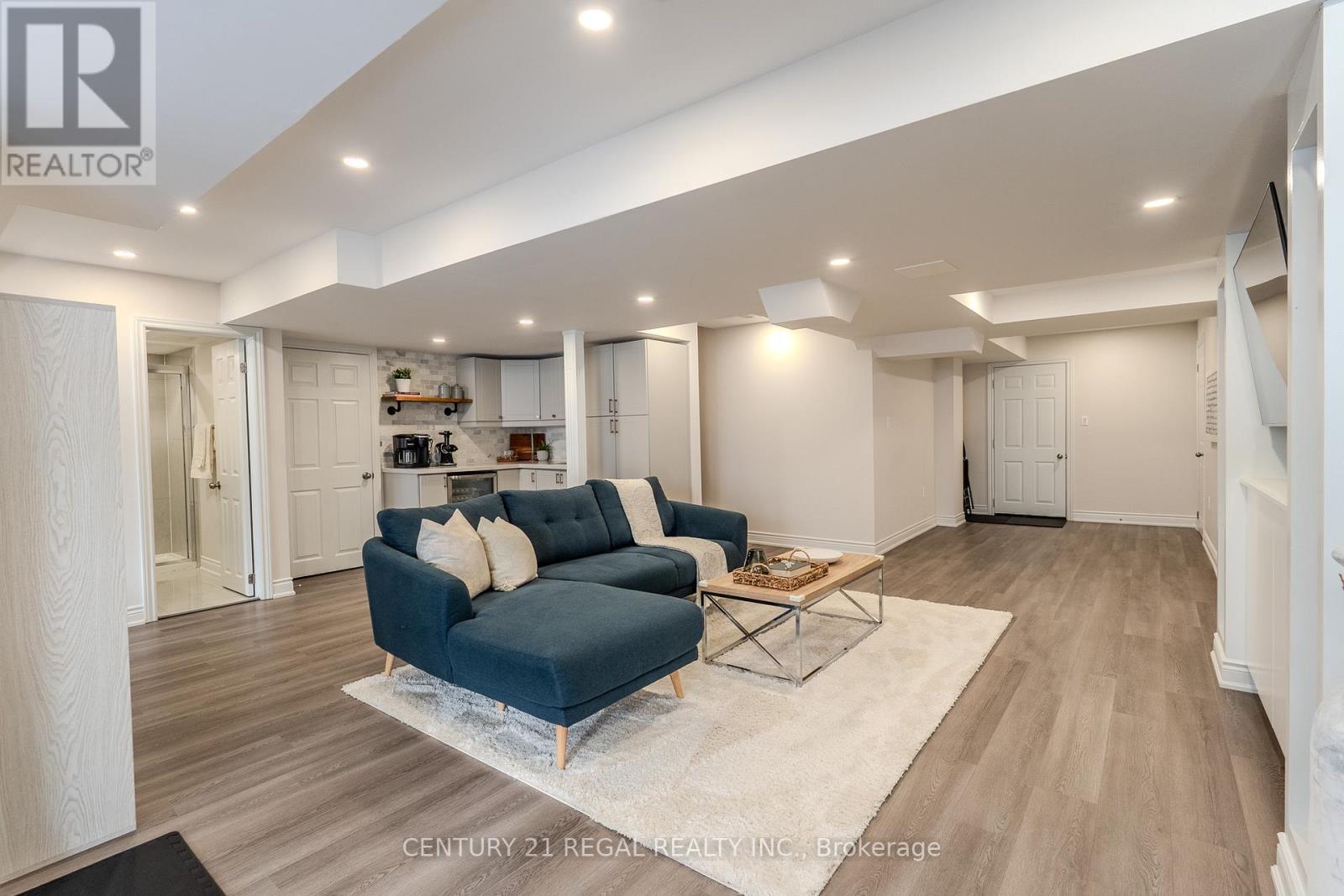 25 Elysian Fields Circle, Brampton, ON - Indoor