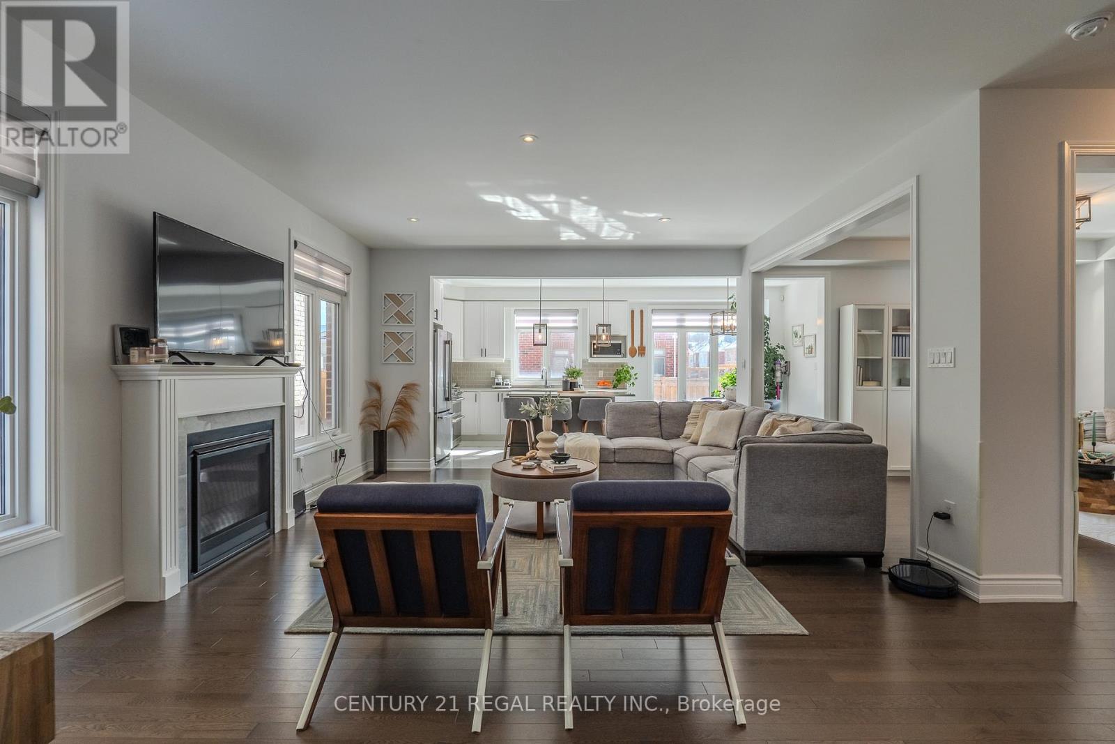 25 Elysian Fields Circle, Brampton, ON - Indoor Photo Showing Living Room With Fireplace