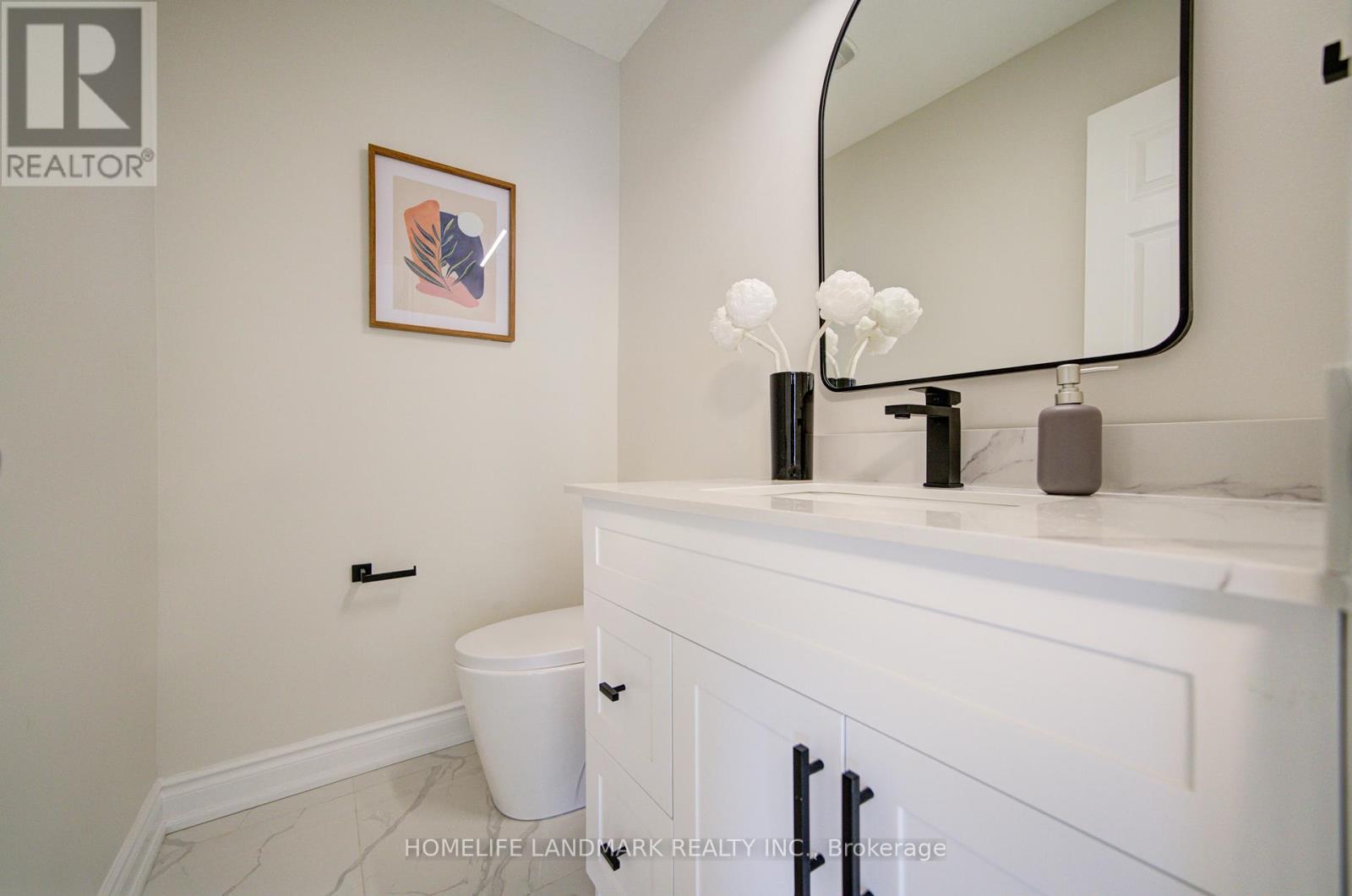 1111 Deer Run, Mississauga, ON - Indoor Photo Showing Bathroom