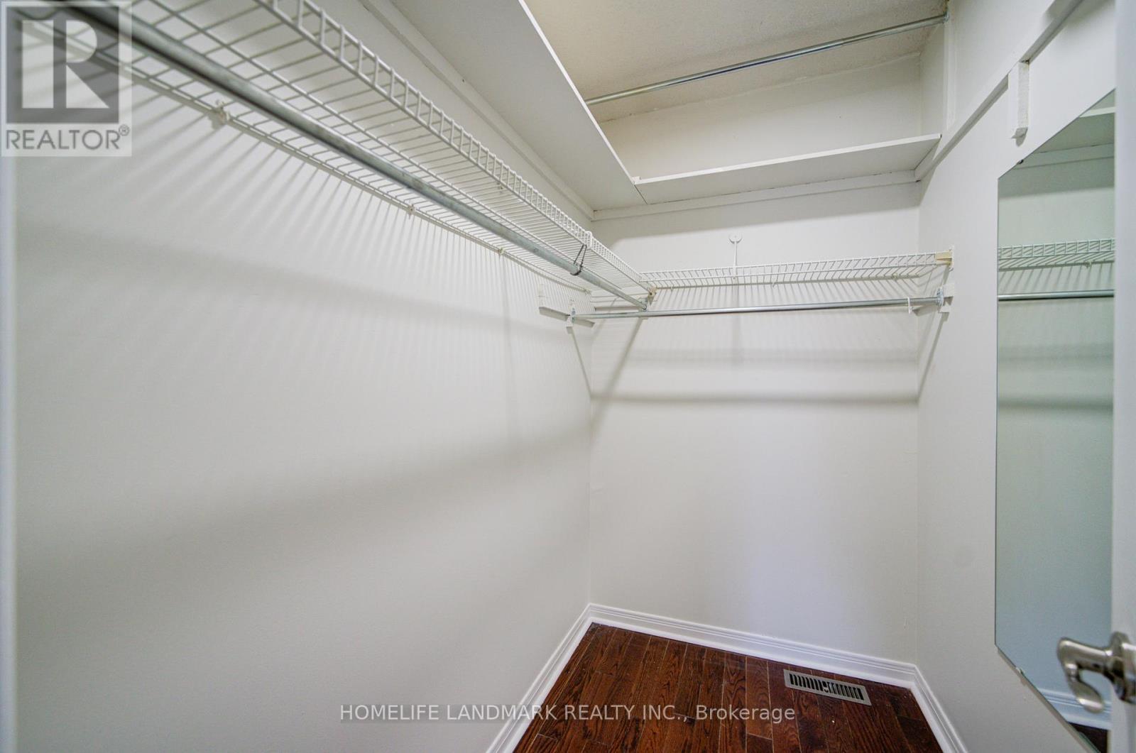 1111 Deer Run, Mississauga, ON - Indoor With Storage