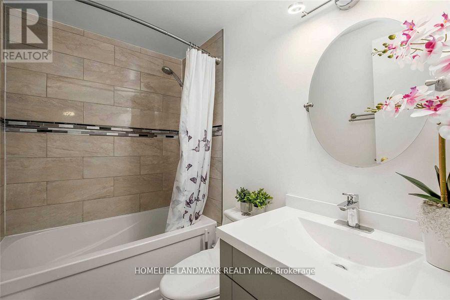 2764 Willowmore Way, Mississauga, ON - Indoor Photo Showing Bathroom