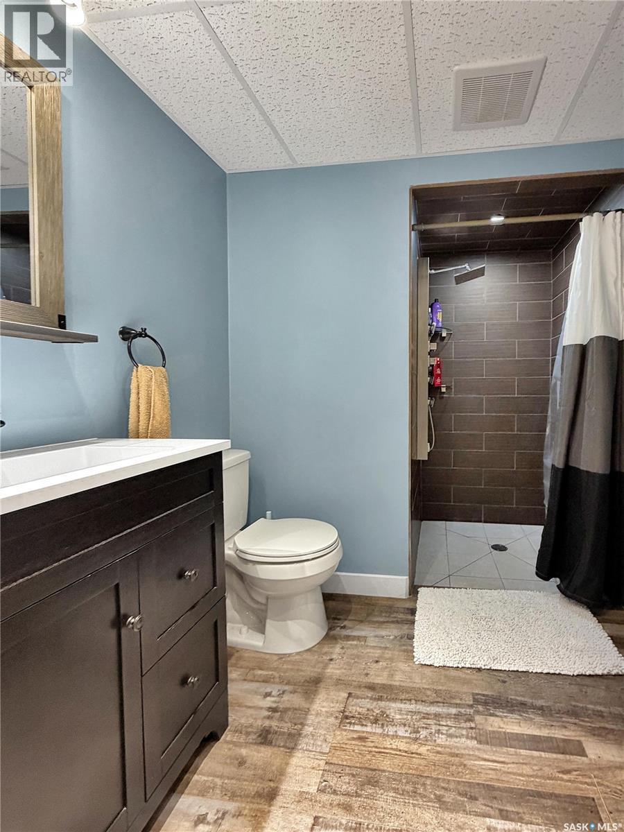 737 Sumner Street, Esterhazy, SK - Indoor Photo Showing Bathroom