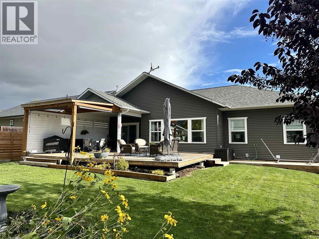 3473 Hargreaves Avenue, Vanderhoof, BC - Outdoor With Deck Patio Veranda