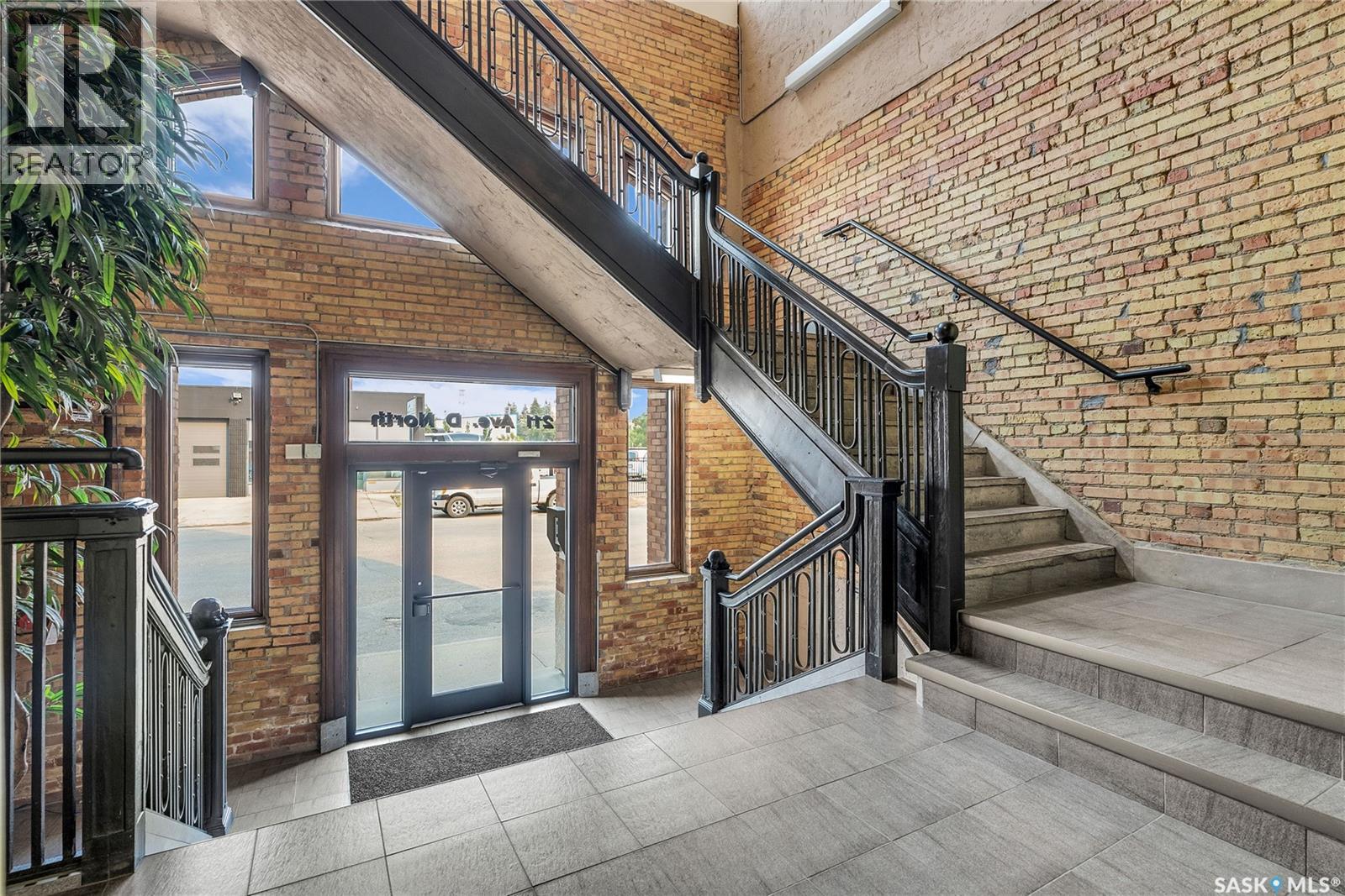 105 211 D Avenue N, Saskatoon, SK - Outdoor With Exterior