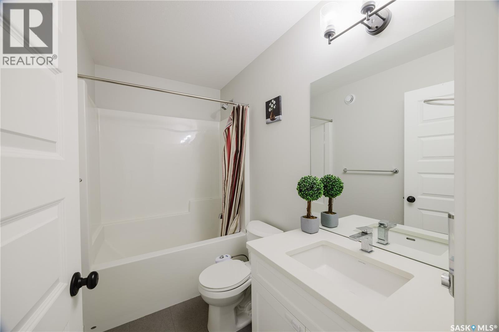 202 Cowessess Road, Saskatoon, SK - Indoor Photo Showing Bathroom