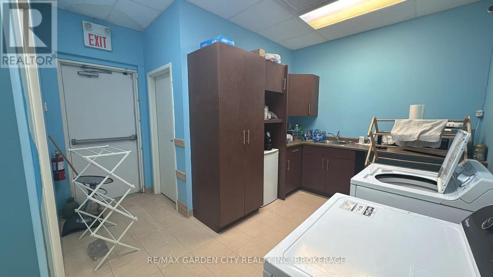 4 - 595 Carlton Street, St. Catharines (Carlton/Bunting), ON
