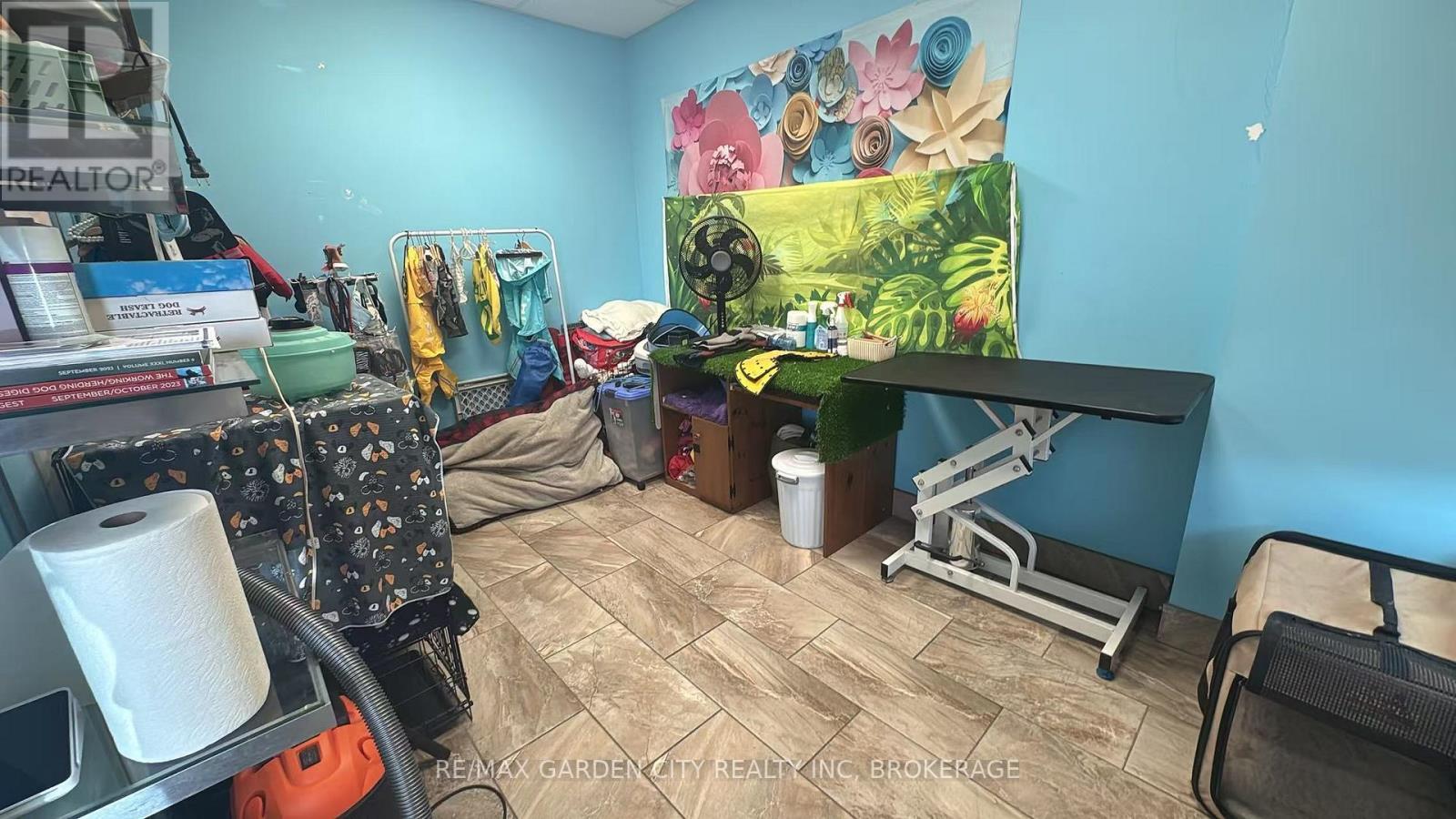 4 - 595 Carlton Street, St. Catharines (Carlton/Bunting), ON