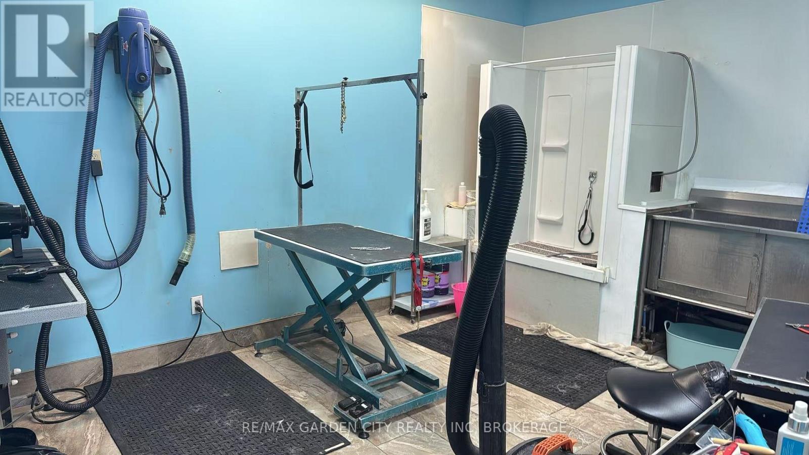 4 - 595 Carlton Street, St. Catharines (Carlton/Bunting), ON