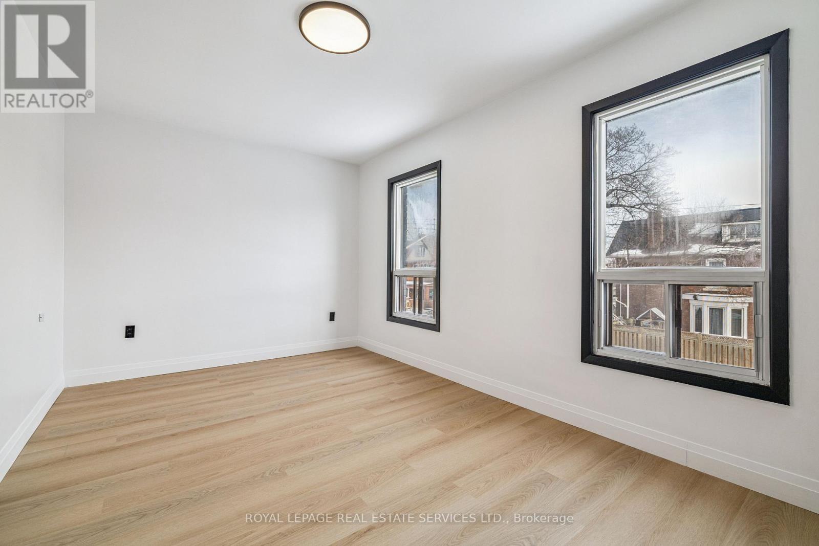 83 Barnesdale Avenue N, Hamilton, ON - Indoor Photo Showing Other Room