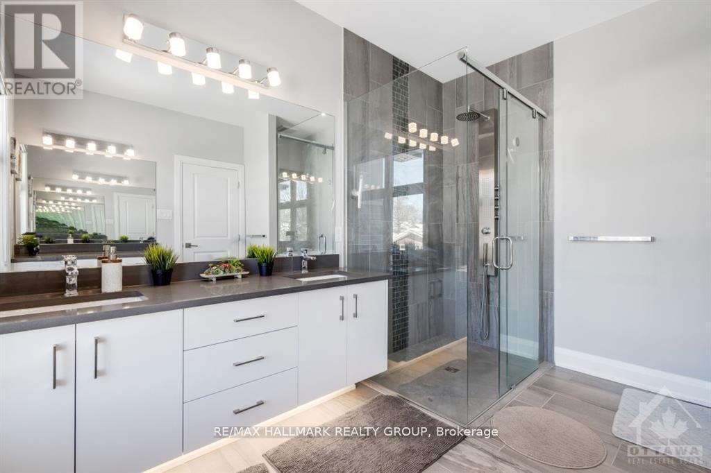 Large glass enclosed shower. - 250 Richardson Avenue, Ottawa, ON - Indoor Photo Showing Bathroom