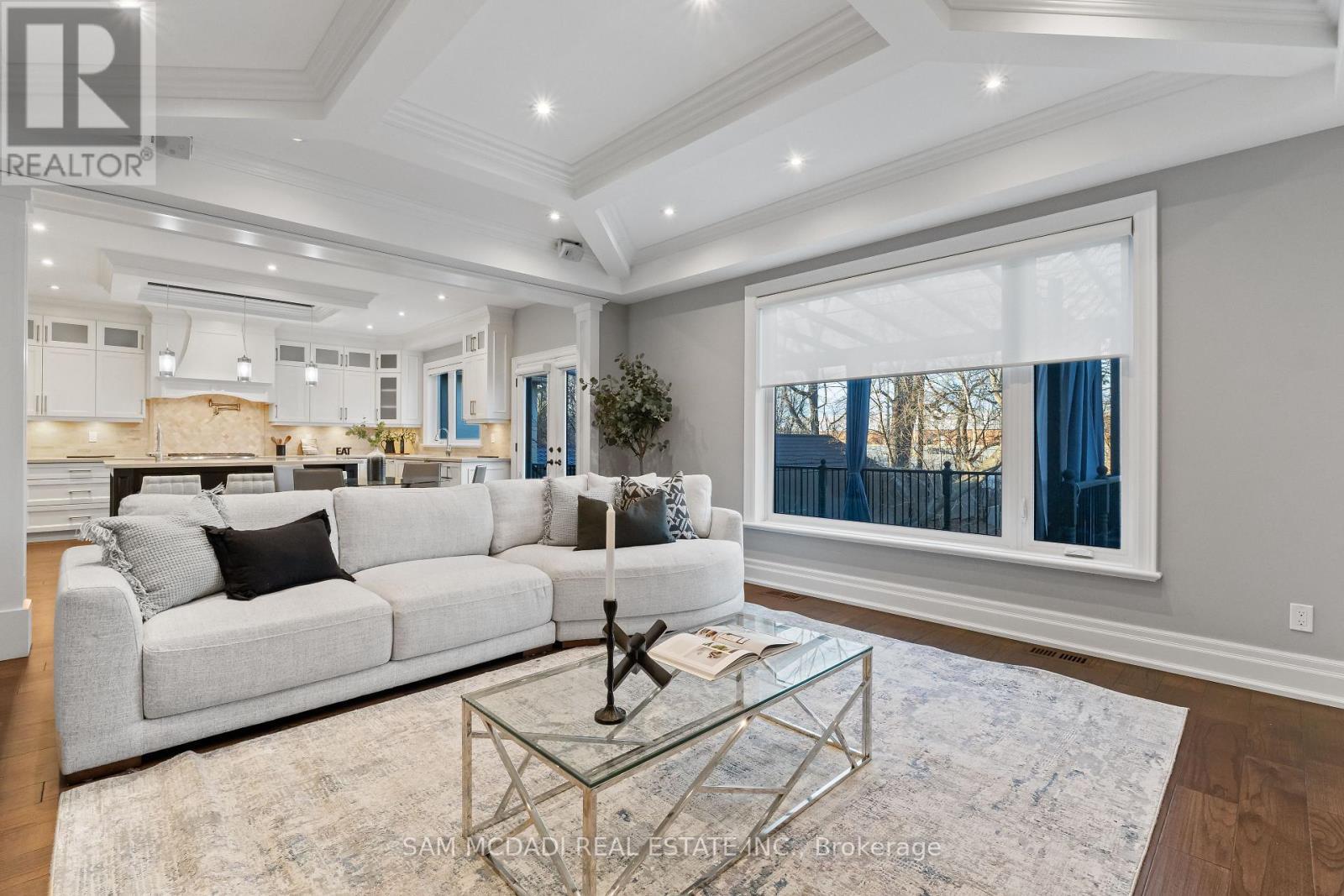 1487 Myron Drive, Mississauga, ON - Indoor Photo Showing Living Room